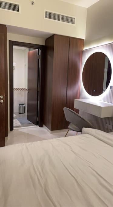 New Luxury Modern Canal View. Lejlighed Dubai Eksteriør billede